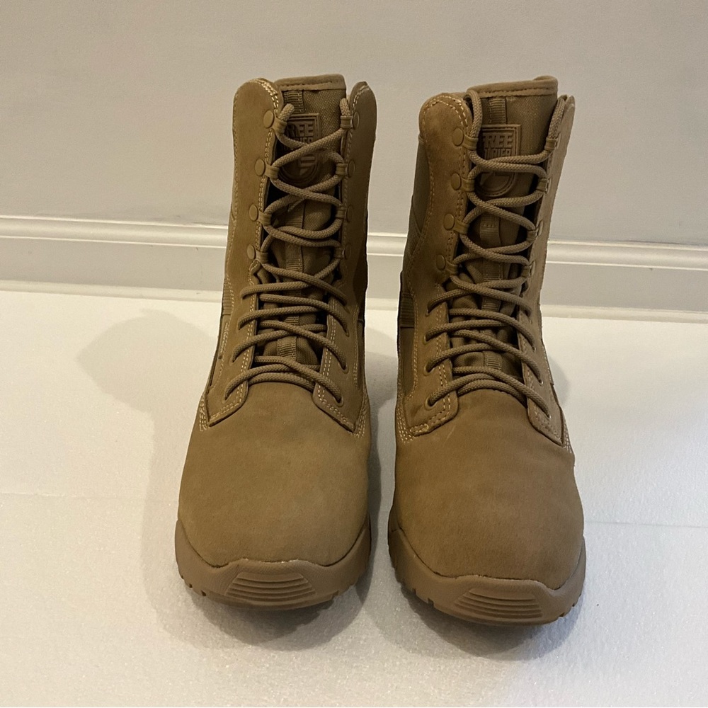 FREE SOLDIER MEN’s TACTICAL DESERT BOOTS. WATERPROOF TAN SUEDE & RUBBER, SZ10.5W